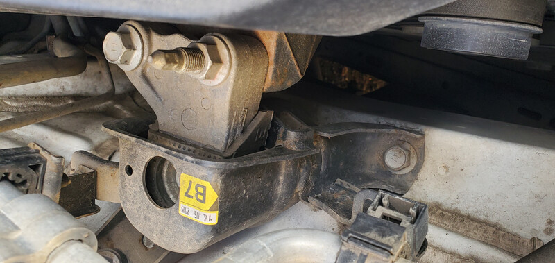 Подушка двигателя правая Toyota Auris  2015 универсал 1.6 Бензин Херсон