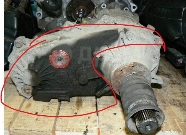 Передня частина-кришка роздатки Jeep Cherokee KJ  2003 2.5 Дизель Вараш