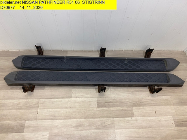 Подножка кузова правая Nissan Pathfinder r51 d40 2006 2.5 Дизель 