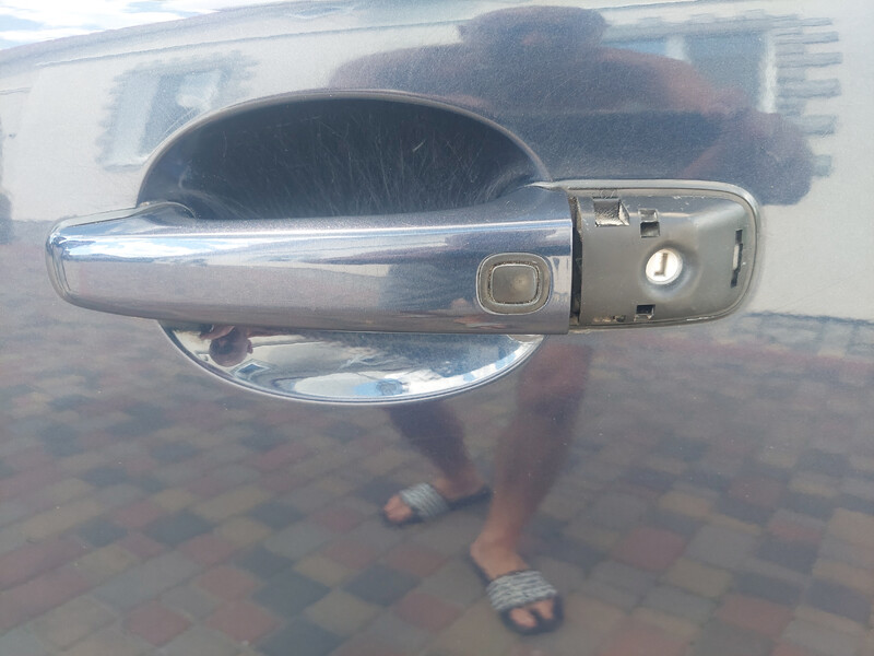 Заглушка замка на ручку дверкй Volvo XC70  2012 универсал 2.4 Дизель Рожище