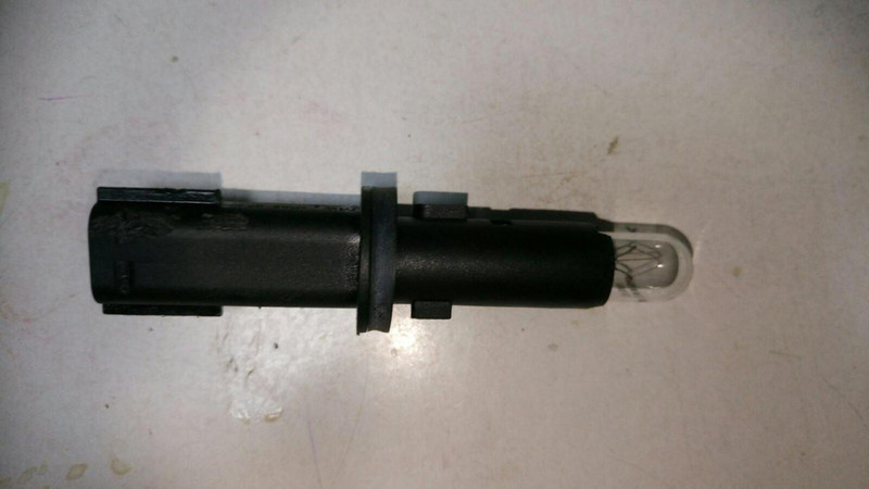 Патрон лампы переднего габарита 26240-jd00a Nissan Qashqai J10  2011 хэтчбек 1.6 Бензин Нововолынск