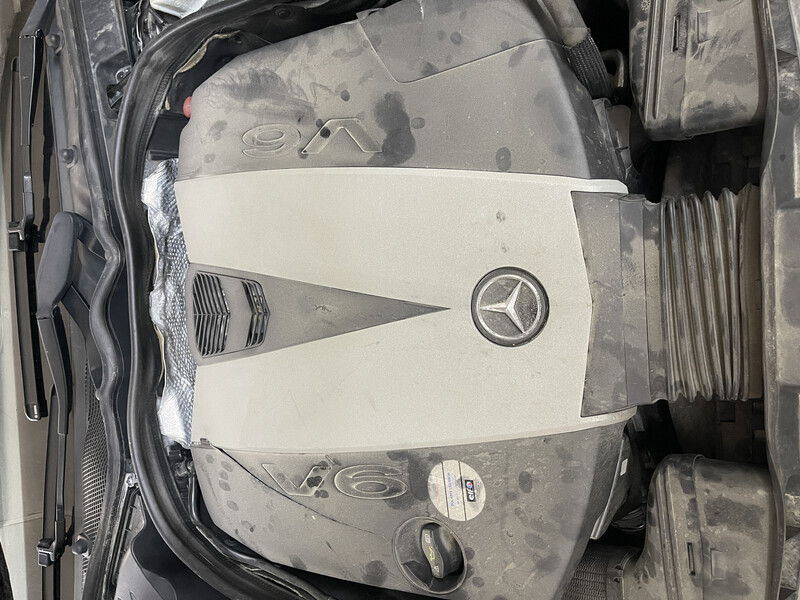 Декоративна кришка двигуна Mercedes-Benz CLS-Class  2011 3.0 Дизель 
