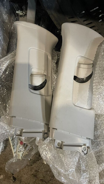 Накладка средней стойки, правая Toyota RAV4 Гибрид 2021 2.5 Гибрид Умань