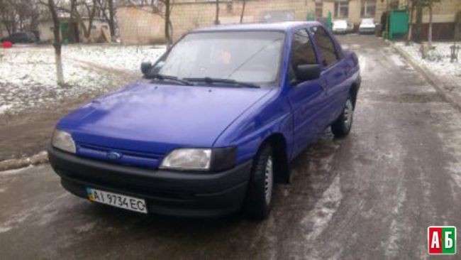 Крыло переднее Ford Orion 1991 г.  1.4 л бензин Киев