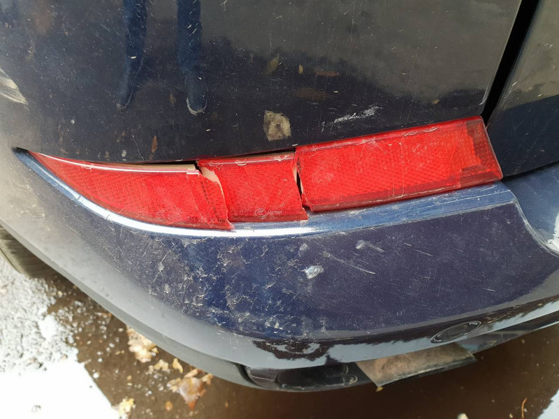 Светоотражатель задний левый 63147240997   BMW X5