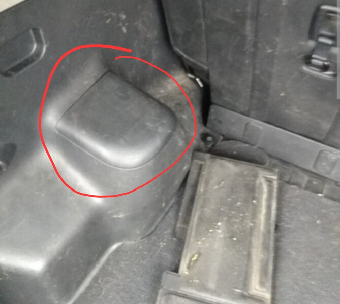 Обшивка багажника, заглушки Hyundai Tucson  2008 универсал 2.0 Дизель Житомир