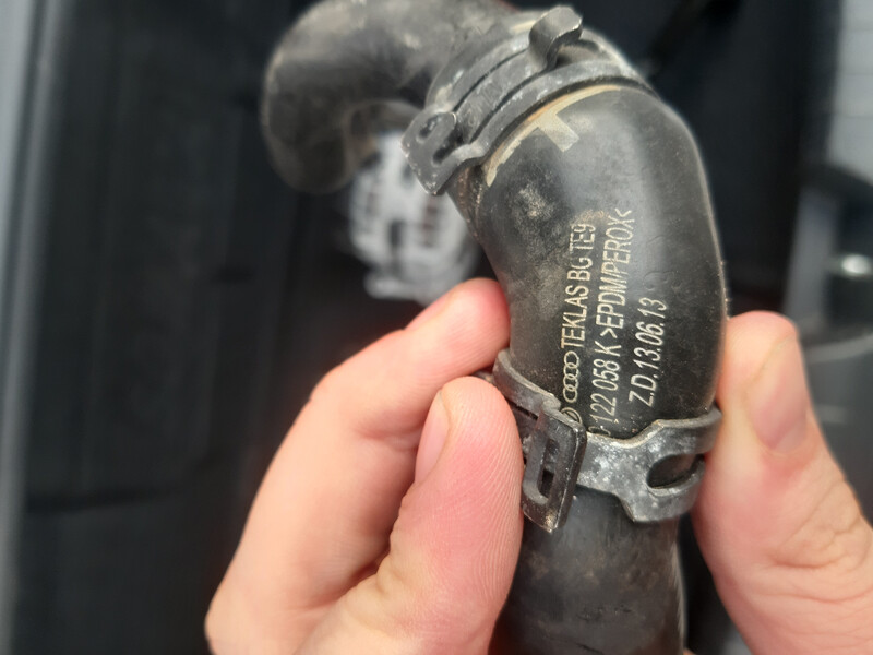 Патрубок охолождения Volkswagen Golf 7  2016 универсал 1.8 Бензин Черкассы