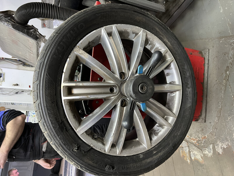 Диск литой р 18 на 10 лучей Volkswagen Tiguan 2015 г.  2.4 л дизель Киев