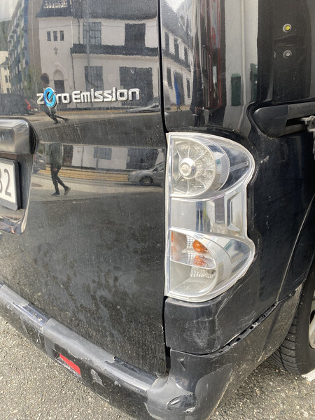 Фара задня ліва права Nissan NV200  2001 2.0 Бензин 