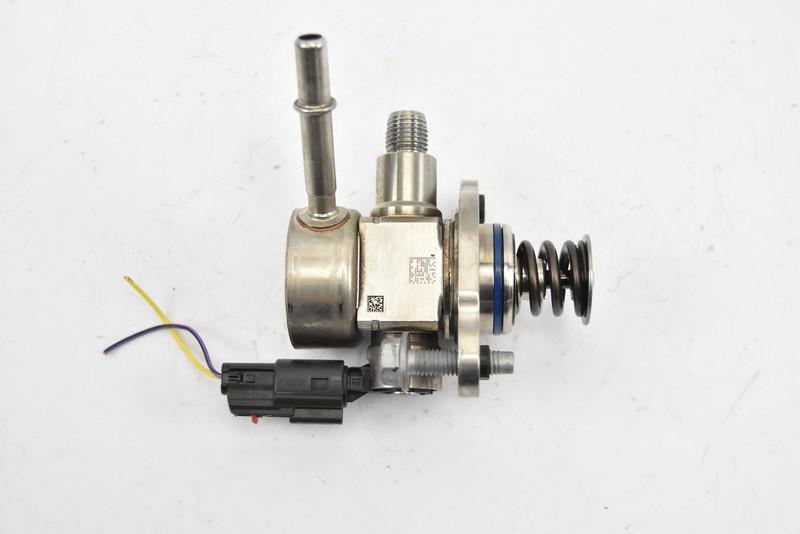 Топливный насос высокого давления Chevrolet Cruze  2016 1.4 Бензин Киев