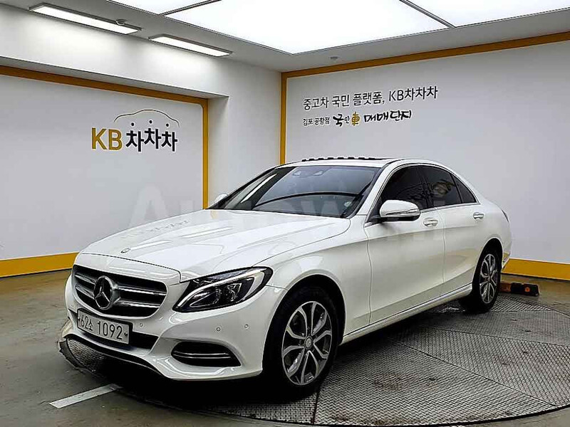 Решетка радиатора Mercedes-Benz C-Class  2015 универсал 1.6 Дизель Запорожье