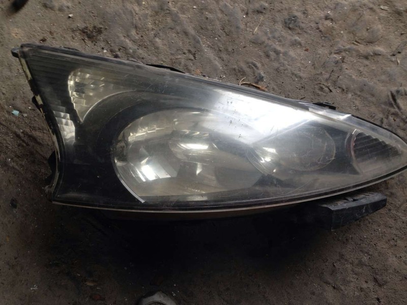 Фара передняя правая Mitsubishi Grandis  2004 2.4 Бензин Черкассы