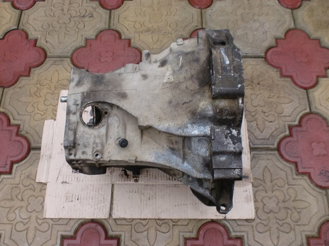Колокол кпп Audi 80 B3 1988 г.  1.6 л дизель Вышгород