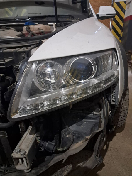 Передня фара Audi A6 С6 2011 р.