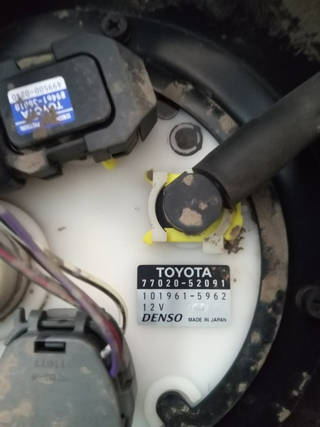 Топливный насос в сборе Toyota Scion  2004 хэтчбек 1.5 Бензин Одесса
