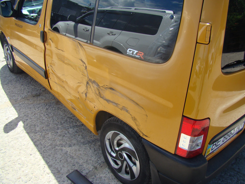 Крило заднє 8500V5   Citroen Berlingo, Peugeot Partner