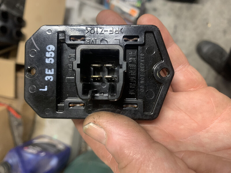 Резистор печки Toyota FJ Cruiser  2021 4.0 Бензин Киев