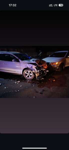 Капот Volkswagen Passat B6  2009 универсал 1.4 Бензин Дубно