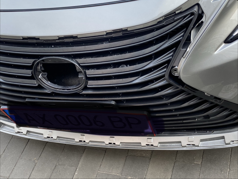 Емблема передня Lexus ES 2017 р.  2.5 л бензин Луцьк