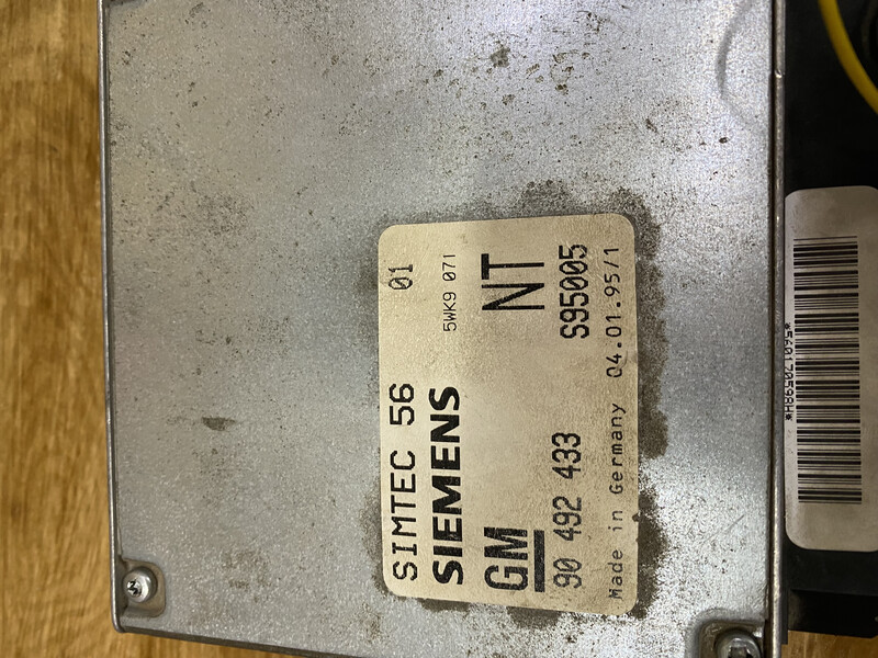 Электронный блок управления двигателем 90492433   Opel Omega, Opel Vectra