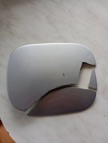 Лючок бензобака Volkswagen Golf  2003 универсал 1.6 Бензин Винница