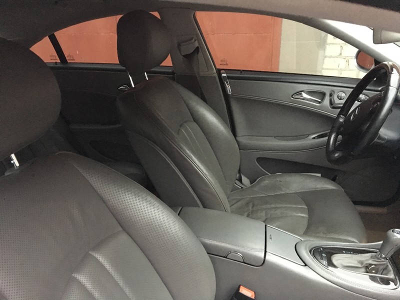 Передние сиденья Mercedes CLS-Class 2005 г.  2.0 л бензин Киев