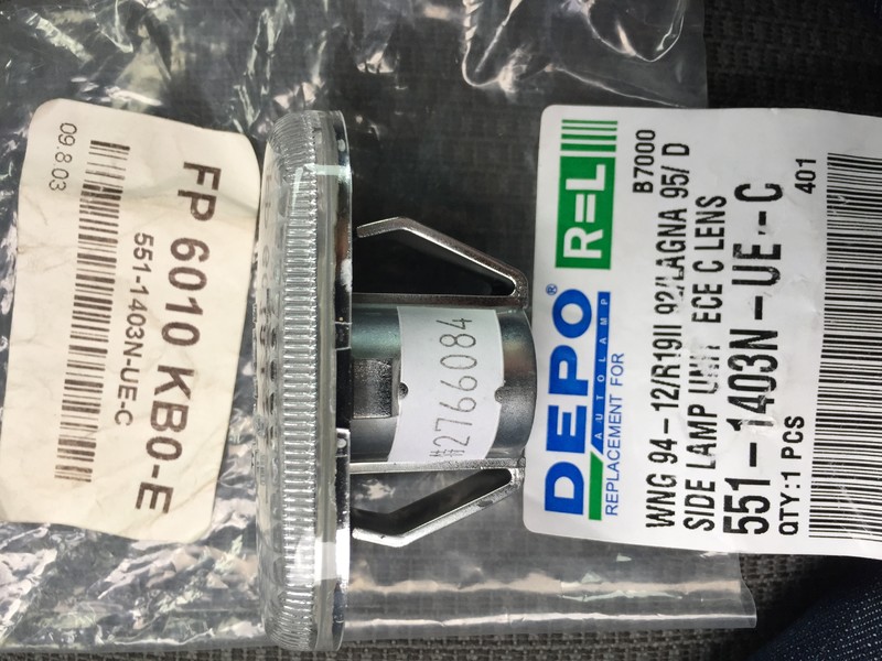 Повторитель поворота Nissan Tiida C11  2010 хэтчбек 1.6 Бензин Одесса