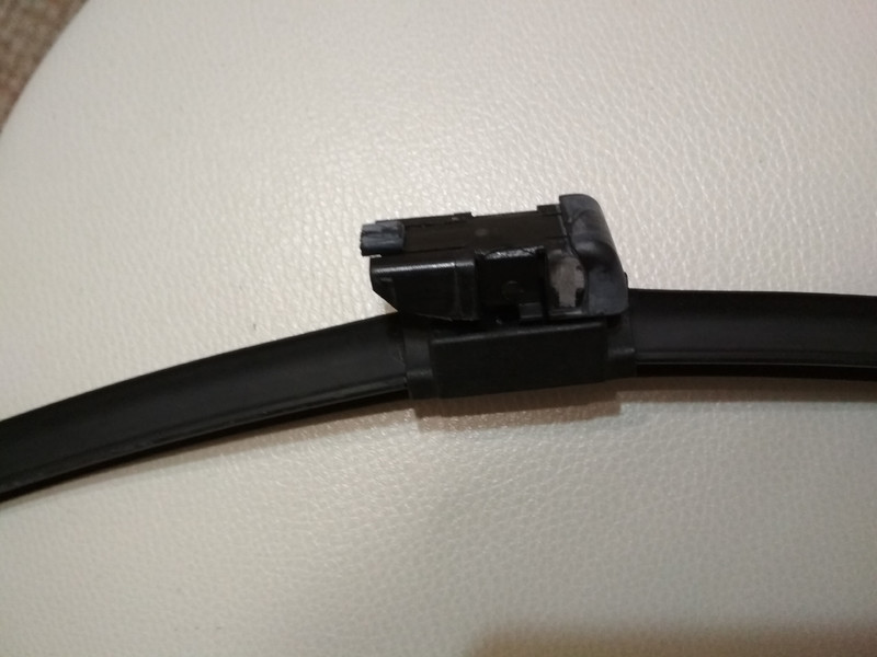 Щетки стеклоочистителя передние Kia Cee`d хэтчбек 2007 г.  1.6 л дизель Херсон