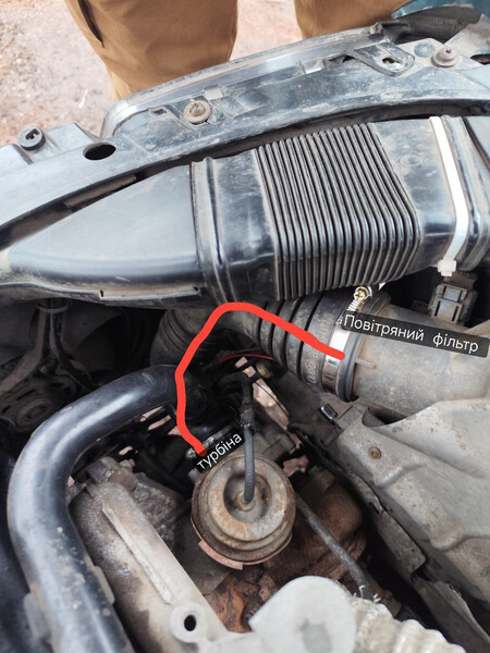 Патрубок турбіни Audi A4 B5 універсал 1996 р.  1.9 л дизель Добропілля