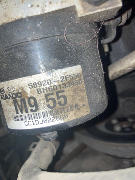 Блок abs, правая полоусь Hyundai Tucson  2008 2.0 Бензин 