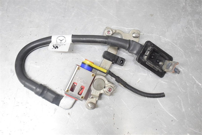 Плюсевая клемма с пиропатроном Mercedes-Benz Sprinter  2015 3.0 Дизель Черновцы