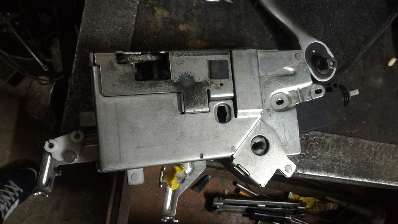 Замок сдвижной двери Ford Transit 2012 г.  2.2 л дизель Ровно