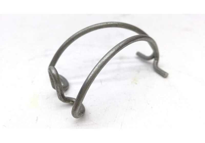 Пружинний зажим кришки грм Volkswagen Golf 2  1989 Вишгород