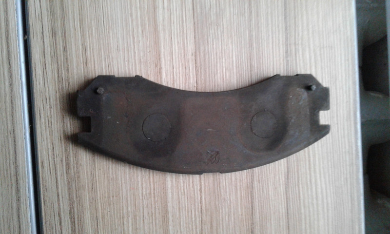 Гальмівні колодки передні Mitsubishi Outlander  2008 2.3 Бензин Кривий Ріг