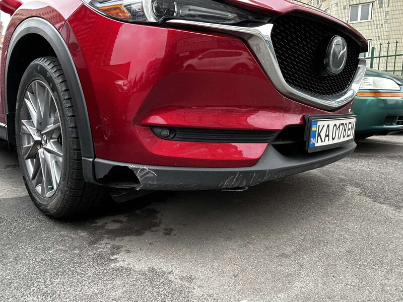 Нижняя накладка переднего бампера Mazda CX-5  2020 2.5 Бензин 