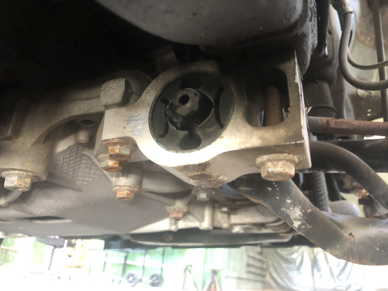 Сайлентблок рычага Volkswagen Passat CC  2013 2.0 Бензин Херсон