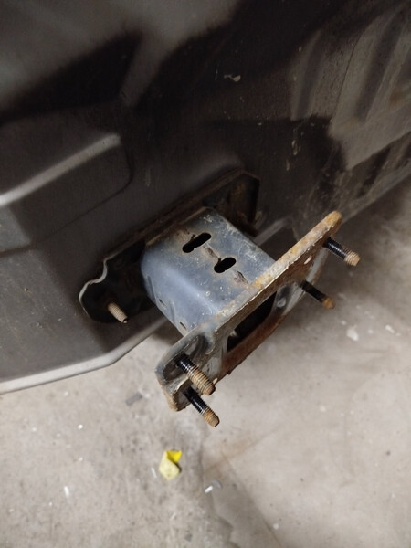 Кронштейн підсилювача бампера заднього правий Hyundai Sonata  2014 2.5 Бензин Черновцы