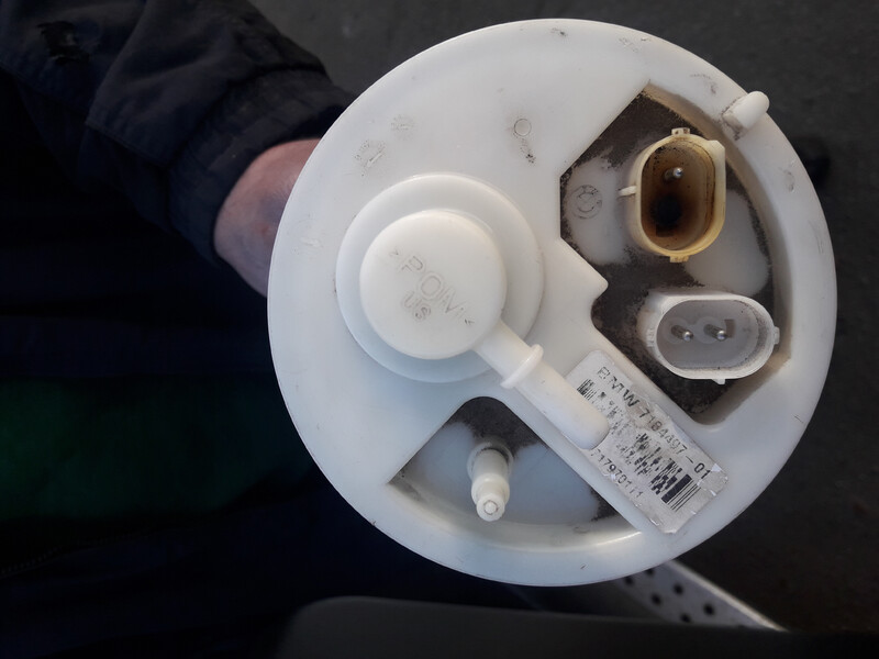 Бензонасос у зборі BMW X5 E70  2007 універсал 4.8 Бензин 