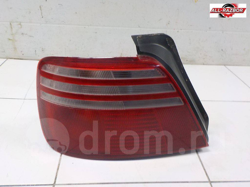 Задний левый фонарь 33551-S1A-G11   Honda Accord
