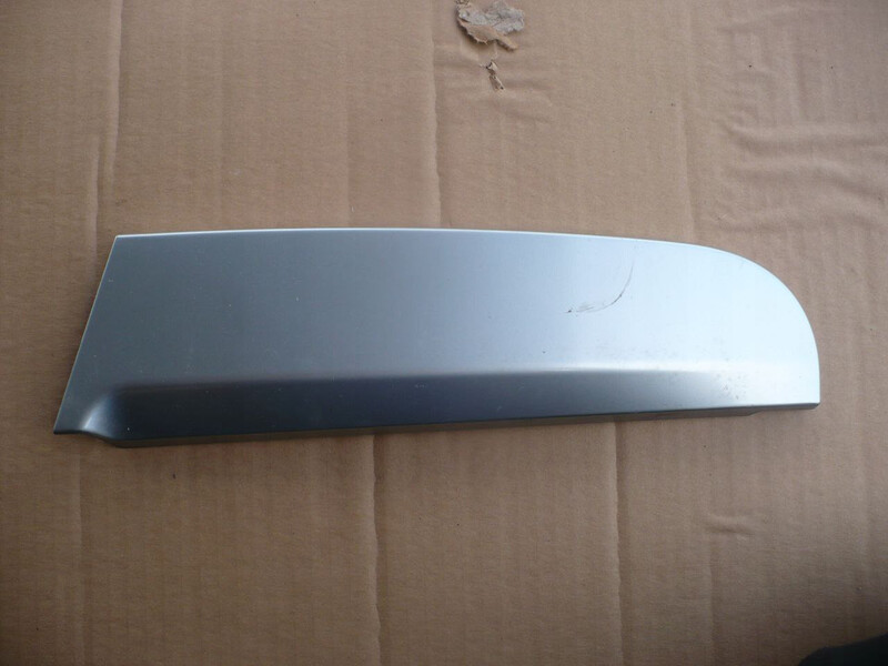 Накладки задних дверей Kia Sportage 3  2012 универсал 1.7 Дизель 