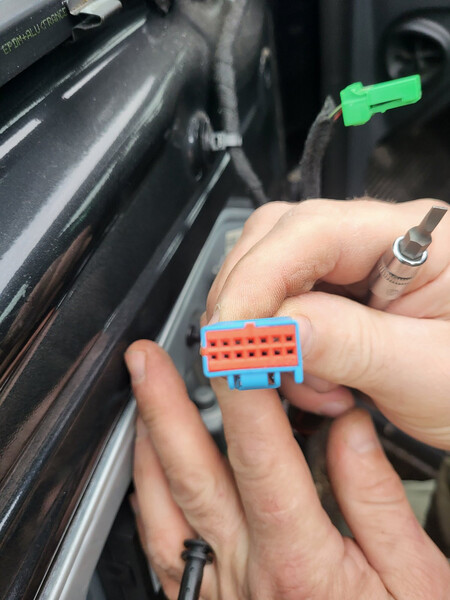 Зеркало левое Volvo V50 2011 г.