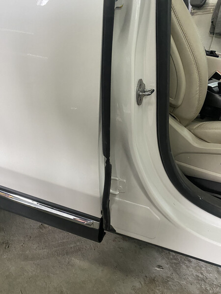 Уплотнитель двери Lincoln MKX  2016 3.7 Бензин Харьков