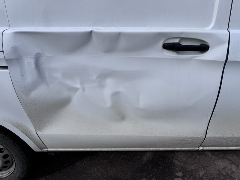 Бокові відкатні двері vito 447 кузов Mercedes-Benz Vito  2016 2.2 Дизель Радомышль