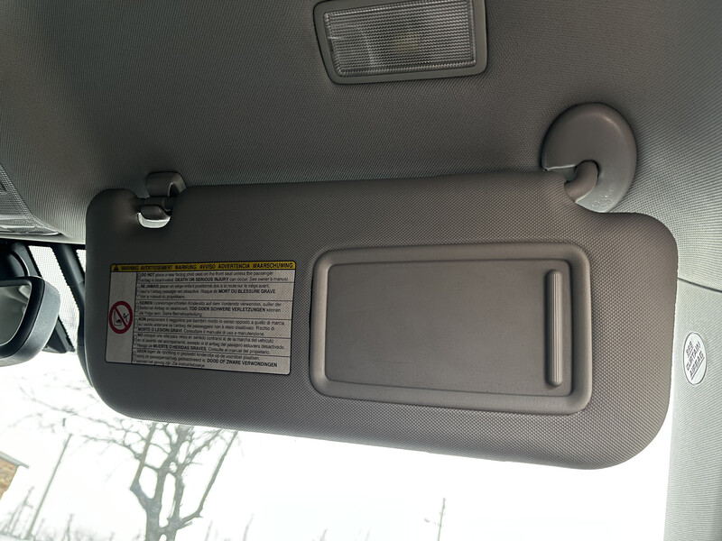 Сонцезахисний козирьок Toyota Auris  2008 хетчбек 1.6 Бензин 