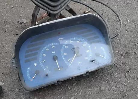 Панель приладів Opel Movano  2000 2.8 Дизель 