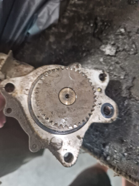 Вакуумний насос Nissan Terrano II  2003 2.7 Дизель 