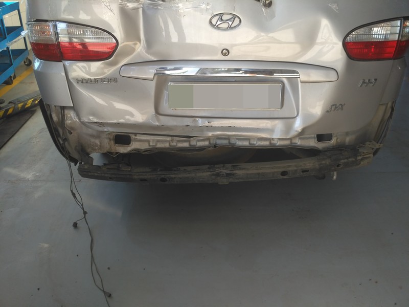 Усилитель бампера Hyundai H1  2007 2.4 Бензин Киев