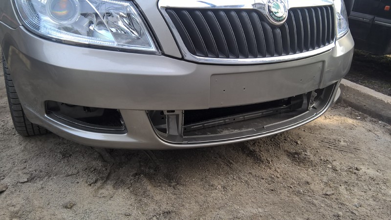 Решетка бампера Skoda Octavia 2010 г.  1.6 л бензин Павлоград