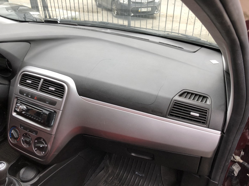 Торпеда голая (желательно верхняя накладка) Fiat Grande Punto  2012 хэтчбек 1.4 Бензин Киев