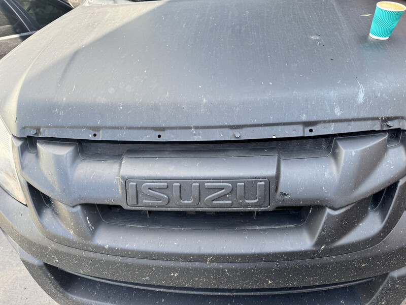 Дефлектор капота Isuzu D-Max купе 2015 г.  2.5 л дизель